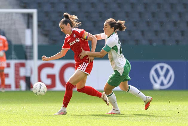 Sarah Zadrazil of FC Bayern Munich and Kristina Bartsch of Borussia Mönchengladbach battle for the ball during the DFB Women s Cup match between Borussia Mönchengladbach and FC Bayern Munich at Borussia Park on September 27, 2026, in Mönchengladbach, Germany Photo by Oliver Kaelke, DeFodi Images Sarah Zadrazil of FC Bayern Munich and Kristina Bartsch of Borussia Mönchengladbach battle for the ball during the DFB Women’s Cup match between Borussia Mönchengladbach and FC Bayern Munich at ista Borussia Park on September 27, 2026 in Mönchengladbach, Germany. Photo by Oliver Kaelke, DeFodi Images. DFB and DFL regulations prohibit any use of photographs as image sequences and or quasi-video. Photo by Oliver Kaelke, DeFodi Images.