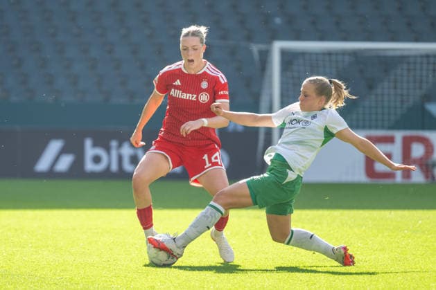 Tackle between Alara Sehitler of FC Bayern Munich, 14, and Luca Graf of Borussia Mönchengladbach, 13. Borussia Mönchengladbach vs. FC Bayern Munich, Soccer, DFB Women s Cup, First Round, 2026–2027 Season, September 27, 2026 DFL DFB regulations prohibit any use of photographs as image sequences and or quasi-video Borussia Mönchengladbach vs. FC Bayern Munich, soccer, DFB Women’s Cup, First Round, 2026–2027 season, September 27, 2026, Mönchengladbach Copyright: xEibner-Pressefoto ThomasxHaeslerx EP_THR