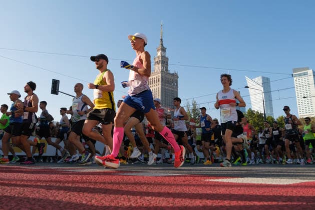 September 27, 2026, Warsaw, Masovian Voivodeship, Poland: Athletes run on Warsaw s streets during the 48th Warsaw Marathon. The race has been awarded the World Athletics Elite Label for the first time in its history and is part of the European Marathon Classics (EMC) series of races. Warsaw Marathon 2026  - ZUMAk204 20260927_zip_k204_004 Copyright: xRomanxKozielx