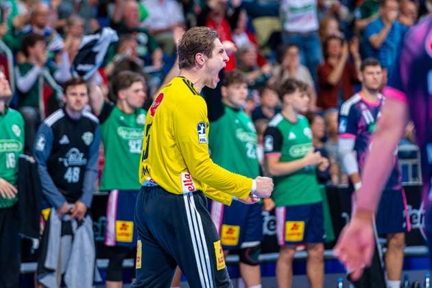 Joel Birlehm, TSV Hannover Burgdorf, No. 35 (left), TSV Hannover Burgdorf (blue) vs. FRISCH AUF Göppingen (green) on Matchday 6 of the 2026–2027 season in the Opel Handball Bundesliga, September 27, 2026, ZAG Arena Hannover, GER, Copyright: xJanxGuentherx xTSVxHannover-Burgdorfx