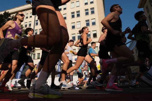 September 27, 2026, Warsaw, Masovian Voivodeship, Poland: Athletes run on Warsaw s streets during the Nice To Fit You Warsaw 10k Run as part of the 48th Warsaw Marathon. The race has been awarded the World Athletics Elite Label for the first time in its history and is part of the European Marathon Classics (EMC) series of races. Warsaw Marathon 2026  - ZUMAk204 20260927_zip_k204_020 Copyright: xRomanxKozielx