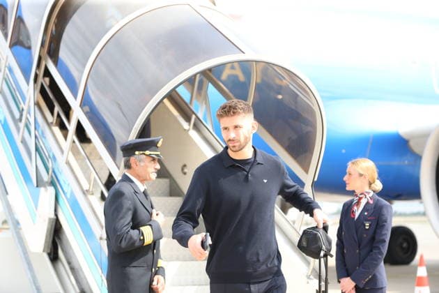 Italian National Football Team arrives in Bursa BURSA, TURKIYE - SEPTEMBER 27: Diego Coppola of the Italian National Football Team arrives at Yenisehir Airport ahead of the upcoming UEFA Nations A League second match between Turkiye and Italy, in Bursa, Turkiye on September 27, 2026. Mustafa Bikec Anadolu Bursa Turkey. Editorial use only. Please get in touch for any other usage.  Copyright: x2026xAnadoluxMustafaxBikecx