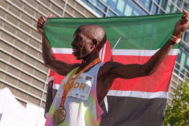 September 27, 2026, Warsaw, Masovian Voivodeship, Poland: STEPHEN KIBOR of Kenya holds up a Kenyan flag at the finish line after placing first in the 48th Warsaw Marathon. The race has been awarded the World Athletics Elite Label for the first time in its history and is part of the European Marathon Classics (EMC) series of races. Warsaw Poland - ZUMAk204 20260927_zip_k204_023 Copyright: xRomanxKozielx