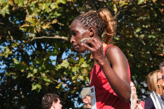 September 27, 2026, Warsaw, Masovian Voivodeship, Poland: VIVIAN JEROTICH KOSGEI of Kenya holds up her medal after placing third in the women s classification during the 48th Warsaw Marathon. The race has been awarded the World Athletics Elite Label for the first time in its history and is part of the European Marathon Classics (EMC) series of races. Warsaw Poland - ZUMAk204 20260927_zip_k204_029 Copyright: xRomanxKozielx