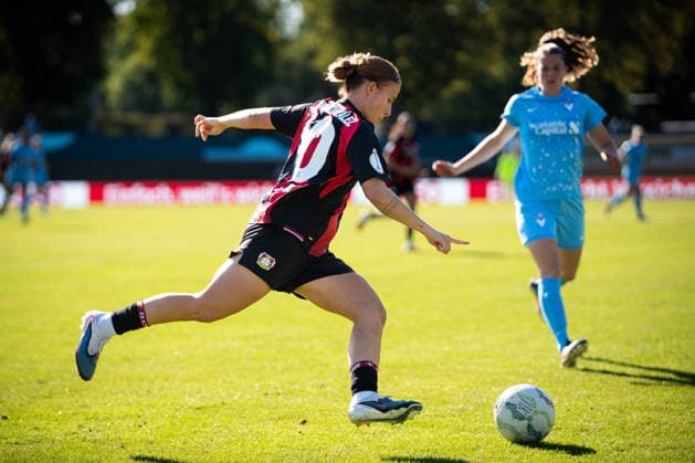 DFB Cup: FC Viktoria Berlin vs. Bayer 04 Leverkusen Berlin, September 27, 2026 DFB Women s Cup: Estrella MERINO GONZALEZ of Bayer 04 Leverkusen, number 10, during the match between FC Viktoria Berlin and Bayer 04 Leverkusen at Lichterfelde Stadium on September 27, 2026, in Berlin, Germany Copyright: xBEAUTIFULxSPORTS Kuehnx