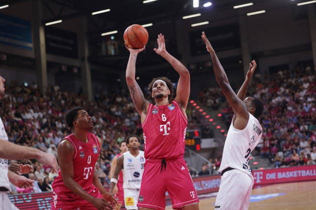 Michael Kessens Telekom Baskets Bonn vs. SYNTAINICS MBC, Matchday 3, 2026–27 Season