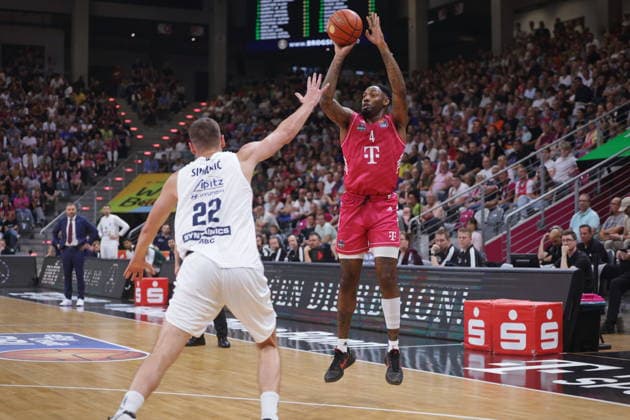 Jeff Garrett Telekom Baskets Bonn vs. SYNTAINICS MBC, Matchday 3 of the 2026–27 Season