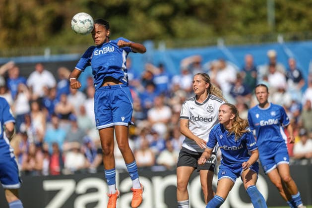 GER, Karlsruhe, Karlsruher SC vs. Eintracht Frankfurt, SC, DFB Women s Cup, soccer, DFB, 2026–2027 season, Badenia Stadium, 1st round (pictured, from left): Cora Obenson, Karlsruher SC Women s Team 20, Danique Tolhoek, Eintracht Frankfurt Women’s Team 22. DFB and DFL regulations prohibit any use of photographs as image sequences and or quasi-video. September 27, 2026 Copyright: HMBxMedia HendrikxHamelau