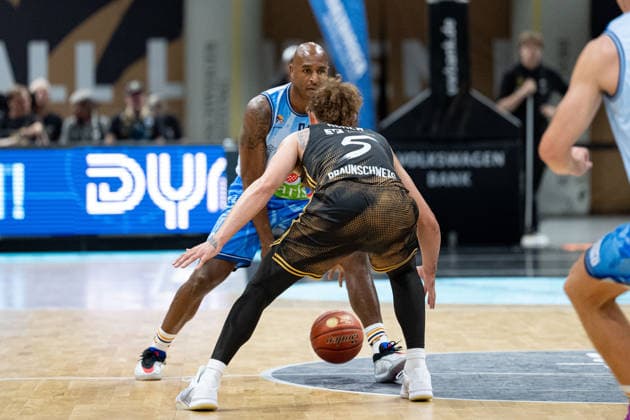 DeAndre Lansdowne No. 9, Rostock Seawolves vs. Luca Joe Ewelt No. 9, Loewen Braunschweig (GER), Loewen Braunschweig vs. Rostock Seawolves, Basketball, easyCredit BBL, Week 3, 2026–27 Season, September 27, 2026 GER, Basketball Löwen Braunschweig vs. Rostock Seawolves, Basketball, easyCredit BBL, Week 3, 2026–27 season, September 27, 2026 Braunschweig Copyright: xEibner-Pressefoto DanielxREINELTx EP_DRT