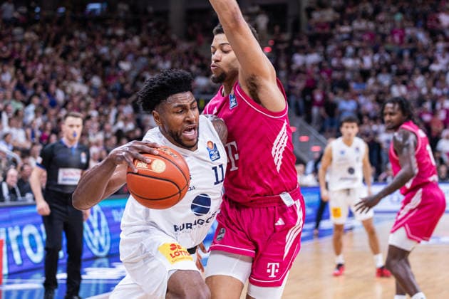 easyCredit Basketball Bundesliga, Telekom Baskets Bonn vs. Syntainics MBC, September 27, 2026 Anthony Gaines (SYNTAINICS MBC) 11 vs. Alijah Comithier (Telekom Baskets Bonn) 2 easyCredit Basketball Bundesliga, Telekom Baskets Bonn vs. Syntainics MBC, September 27, 2026, Telekom Dome Bonn Copyright: xBEAUTIFULxSPORTS Derixx