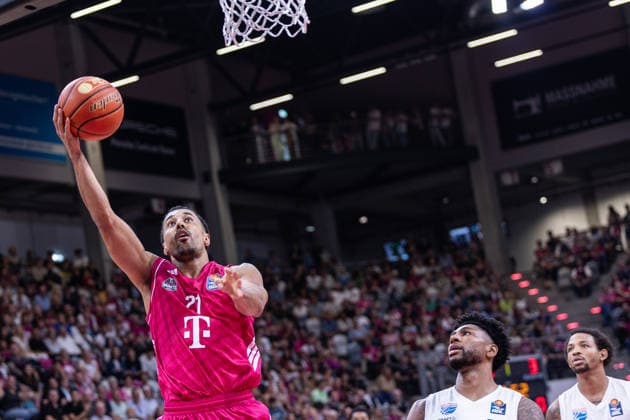 easyCredit Basketball Bundesliga, Telekom Baskets Bonn vs. Syntainics MBC, September 27, 2026; Joel Aminu of Telekom Baskets Bonn scores 21 points near the basket; easyCredit Basketball Bundesliga, Telekom Baskets Bonn vs. Syntainics MBC, September 27, 2026, Telekom Dome Bonn Copyright: xBEAUTIFULxSPORTS Derixx