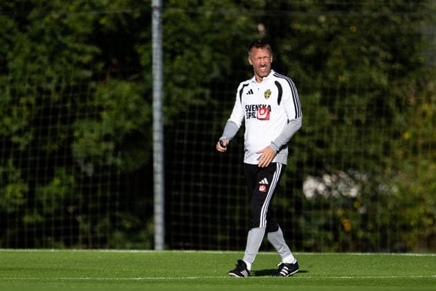 September 27, 2026: Head coach Graham Potter of the Swedish men’s national soccer team at a training session on September 27, 2026 in Stockholm. Photo by Emma Wallskog. BILDBYRAN code EW EW0711 soccer football fotball Nations League UEFA Nations League practice training Sweden Sweden Sweden A BBENG  Copyright: EMMAxWALLSKOG BB260927EW022