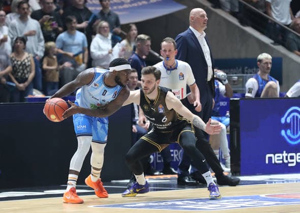 Tj Crockett Jr., Rostock Seawolves; Ferdinand Zylka, Basketball Löwen Braunschweig; Men s Basketball, 2026–2027 Season; easyCredit Basketball Bundesliga; Basketball Löwen Braunschweig vs. Rostock Seawolves