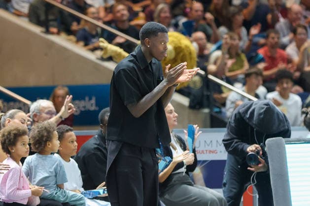 September 27, 2026, xgox, Basketball easyCredit BBL, Basketball Löwen Braunschweig vs. Rostock Seawolves emspor, from left: Dennis Schröder celebrating, goal celebration, celebrating the goal, celebration Braunschweig