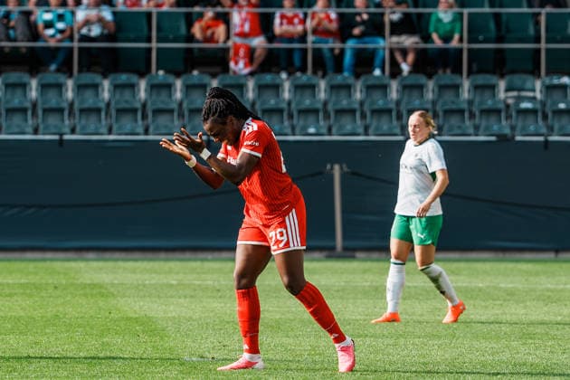 Germany, Soccer: 2026–2027 DFB Women s Cup, First Round: Borussia Mönchengladbach vs. FC Bayern Munich at Borussia Park; Edna Imade (Bayern Munich), 29; frustration after a scoring chance; chance; emotions; gestures; facial expressions Copyright: xThiemoxRudolphx