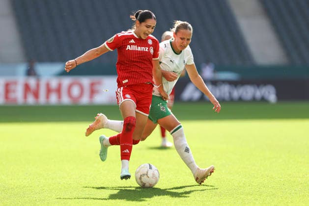 Kassandra Potsi of FC Bayern Munich and Yvonne Zielinski of Borussia Mönchengladbach battle for the ball during the DFB Women s Cup match between Borussia Mönchengladbach and FC Bayern Munich at Borussia Park on September 27, 2026, in Mönchengladbach, Germany. Photo by Oliver Kaelke, DeFodi Images. Kassandra Potsi of FC Bayern Munich and Yvonne Zielinski of Borussia Mönchengladbach battle for the ball during the DFB Women’s Cup match between Borussia Mönchengladbach and FC Bayern Munich at ista Borussia Park on September 27, 2026 in Mönchengladbach, Germany. Photo by Oliver Kaelke, DeFodi Images. DFB and DFL regulations prohibit any use of photographs as image sequences and or quasi-video. Photo by Oliver Kaelke, DeFodi Images.