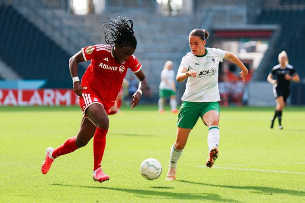 DFB Women s Cup: Borussia Mönchengladbach vs. FC Bayern Munich, September 27, 2026. Edna Imade of FC Bayern Munich, 29, in a tackle with Maresa Arici of Borussia Mönchengladbach, 26 DFB Women’s Cup: Borussia Mönchengladbach vs. FC Bayern Munich, Mönchengladbach, ista, Borussia Park, September 27, 2026. DFB regulations prohibit any use of photographs as image sequences and or quasi-video. Copyright: xBEAUTIFULxSPORTS Freisenx