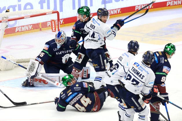September 27, 2026, GER, DEU, Germany, Jonas Neffin, Eisbären Berlin 75; Adam Smith, Eisbären Berlin 4; Brandon Davidson, Eisbären Berlin 44; Cole Maier, Iserlohn Roosters 14; CHRISTIAN THOMAS, Iserlohn Roosters 27; nordphoto GmbH, Engler Berlin, Uber Arena Berlin, Germany Copyright: xNordphotox xEnglerx