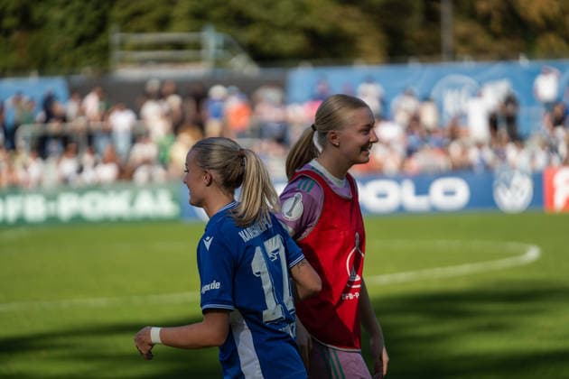 September 27, 2026, xjyhynx, Women s DFB Cup First Round, Karlsruher SC vs. Eintracht Frankfurt, from left: Mia Rodach, 17, of Karlsruher SC, and Janne Krumme, 21, of Eintracht Frankfurt, after the game in Karlsruhe
