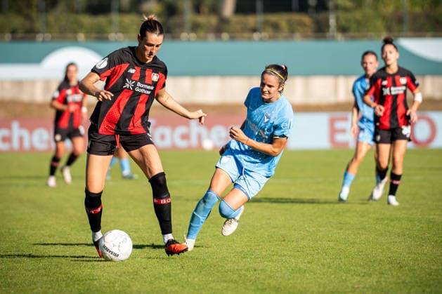 DFB Cup: FC Viktoria Berlin vs. Bayer 04 Leverkusen Berlin, September 27, 2026 DFB Women s Cup: Selina OSTERMEIER (Bayer 04 Leverkusen, No. 2) and Laura CASANOVAS (Viktoria Berlin, No. 53) during the FC Viktoria Berlin vs. Bayer 04 Leverkusen match at Lichterfelde Stadium on September 27, 2026 in Berlin, Germany Copyright: xBEAUTIFULxSPORTS Kuehnx