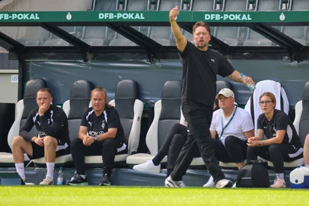 Mönchengladbach, Germany, September 27, 2026 DFB Women s Cup: Borussia Mönchengladbach Women vs. FC Bayern Women Pictured: Head Coach Jonas Spengler, Borussia Mönchengladbach Copyright: HMBxMedia MadeleinexFantini