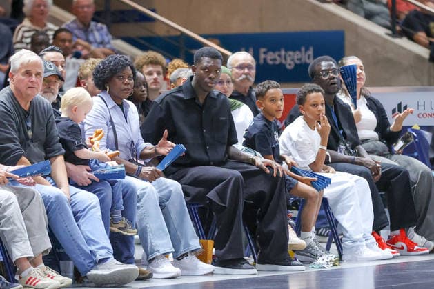September 27, 2026, xgox, Basketball easyCredit BBL, Basketball Löwen Braunschweig vs. Rostock Seawolves emspor, from left: Dennis Schröder, Braunschweig