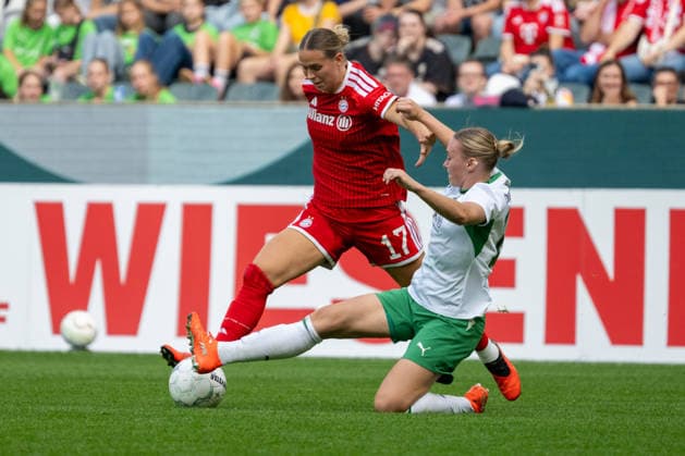 Tackle between Klara Buehl of FC Bayern Munich, 17, and Sam Drissen of Borussia Mönchengladbach, 15; Borussia Mönchengladbach vs. FC Bayern Munich, Soccer, DFB Women s Cup, First Round, 2026–2027 Season, September 27, 2026 DFL DFB regulations prohibit any use of photographs as image sequences and or quasi-video Borussia Mönchengladbach vs. FC Bayern Munich, soccer, DFB Women’s Cup, First Round, 2026–2027 season, September 27, 2026, Mönchengladbach Copyright: xEibner-Pressefoto ThomasxHaeslerx EP_THR