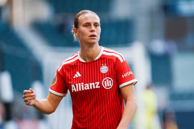 DFB Women s Cup: Borussia Mönchengladbach vs. FC Bayern Munich, September 27, 2026; Klara Bühl, FC Bayern Munich, 17 DFB Women’s Cup: Borussia Mönchengladbach vs. FC Bayern Munich, Mönchengladbach, ista, Borussia Park, September 27, 2026. DFB regulations prohibit any use of photographs as image sequences and or quasi-video. Copyright: xBEAUTIFULxSPORTS Freisenx