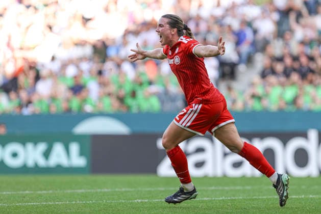 Vanessa Gilles of FC Bayern Munich celebrates her goal, making the score 1-2, during the DFB Women s Cup match between Borussia Mönchengladbach and FC Bayern Munich at Borussia Park in Mönchengladbach on September 27, 2026, Germany. Photo by Oliver Kaelke, DeFodi Images. Vanessa Gilles of FC Bayern Munich celebrates after scoring her team’s second goal during the DFB Women’s Cup match between Borussia Mönchengladbach and FC Bayern Munich at Borussia Park on September 27, 2026 in Mönchengladbach, Germany. Photo by Oliver Kaelke, DeFodi Images. DFB and DFL regulations prohibit any use of photographs as image sequences and or quasi-video. Photo by Oliver Kaelke, DeFodi Images.