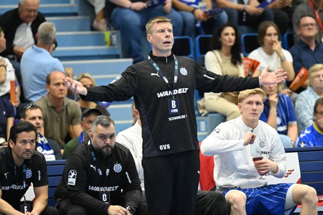 September 27, 2026, GER, Handball, Men s, Opel HBL, 2026–2027 Season, Matchday 6, VfL Gummersbach vs. Bergischer HC Guðjon Valur Sigurðsson, Gummersbach coach, gets upset. DFB and DFL regulations prohibit any use of photographs as image sequences and or quasi-video. Gummersbach SCHWALBE Arena, NRW, Germany Copyright: xNordphoto Meuterx