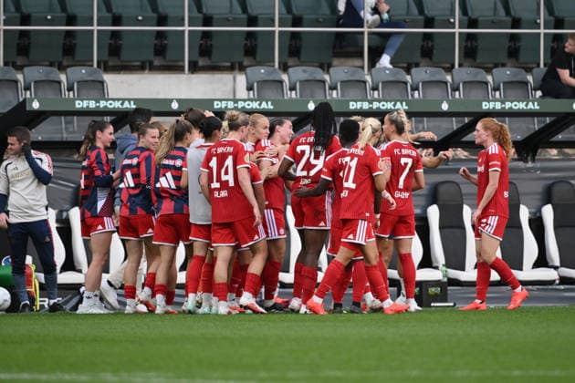 Celebration 1 2, Bayern s players celebrate Vanessa Gilles goal, FC Bayern, September 27, 2026, Soccer, 2026–2027 DFB Women s Cup, Round 1, Borussia Mönchengladbach vs. FC Bayern Munich. DFB regulations prohibit any use of photographs as image sequences and or quasi-video. Mönchengladbach, Ista, Borussia Park, North Rhine-Westphalia, Germany Team2