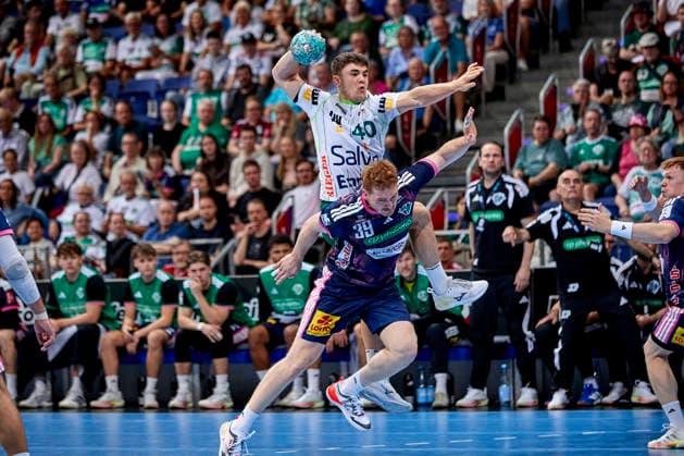 Elias Newel, FRISCH AUF Goeppingen 40; Lukas Stutzke, TSV Hannover Burgdorf, DIE RECKEN 39; TSV Hannover Burgdorf vs. FRISCH AUF Goeppingen, Handball Bundesliga, HBL, 2026–2027 season, September 27, 2026 Press photo by Jan Frederic Helbig TSV Hannover Burgdorf vs. FRISCH AUF Goeppingen, Handball Bundesliga, HBL, ZAG Arena, Opel Handball Bundesliga, 2026–2027 season, September 27, 2026, Hannover Copyright: xEibner-Pressefoto Jan-FredericxHelbigx EP_JHG