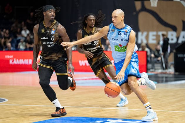 Robin Amaize 15, Rostock Seawolves vs. Zaba Bangala 0, Basketball Löwen Braunschweig, in front of Tajh Green 55, Basketball Löwen Braunschweig (GER), Basketball Löwen Braunschweig vs. Rostock Seawolves, Basketball, easyCredit BBL, Week 3, 2026–27 Season, September 27, 2026 GER, Basketball Löwen Braunschweig vs. Rostock Seawolves, Basketball, easyCredit BBL, Week 3, 2026–27 Season, September 27, 2026, Braunschweig Copyright: xEibner-Pressefoto DanielxREINELTx EP_DRT