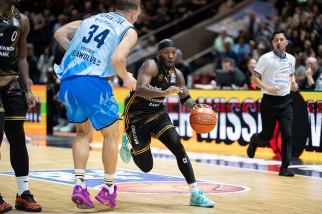 DeJour Reaves 3, Loewen Braunschweig vs. Arthur Konontsuk 34, Rostock Seawolves, GER, Basketball: Loewen Braunschweig vs. Rostock Seawolves, Basketball, easyCredit BBL, Week 3, 2026–27 Season, September 27, 2026 GER, Basketball: Braunschweig Lions vs. Rostock Seawolves, Basketball, easyCredit BBL, Week 3, 2026–27 season, September 27, 2026 Braunschweig Copyright: xEibner-Pressefoto DanielxREINELTx EP_DRT
