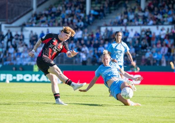 Soccer, Women, 2026–2027 Season, DFB Cup First Round, FC Viktoria 89 Berlin vs. Bayer Leverkusen; from left: Natasha Kowalski (Bayer 04 Leverkusen), Sarah Stöckmann (FC Viktoria 1889 Berlin), September 27, 2026, Copyright: xMatthiasxKochx