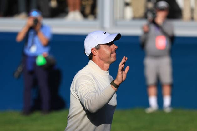 RECORD DATE NOT STATED 20th September 2026; Wentworth Golf Club, Virginia Water, Surrey, England; DP World Tour Golf, BMW PGA, Golf Herren Championship, Final Day; Rory McIlroy of Northern Ireland acknowledges the crowd at the end of his round on the 18th hole JeremyxGowers-Cromie