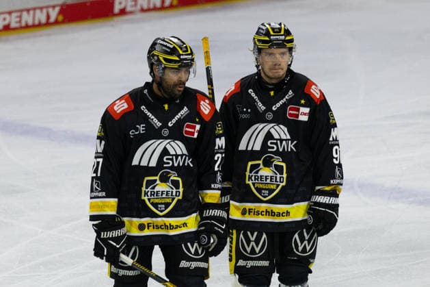 Krefeld, Germany, September 27, 2026 PENNY DEL 2026–2027 Game 4: Krefeld Penguins vs. Schwenninger Wild Wings Pictured from left: C. J. Suess (Krefeld) and Roope Mäkitalo (Krefeld) at YAYLA ARENA, North Rhine-Westphalia Copyright: xFotostandx xGoertzx