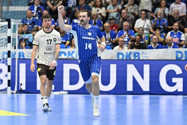 September 27, 2026, GER, Handball, Men s, Opel HBL, 2026–2027 Season, Matchday 6, VfL Gummersbach vs. Bergischer HC, goal celebration, cheering, victory lap, Teitur Örn Einarsson, VfL Gummersbach 14; DFB and DFL regulations prohibit any use of photographs as image sequences and or quasi-video. Gummersbach, SCHWALBE Arena, NRW, Germany Copyright: xNordphoto Meuterx