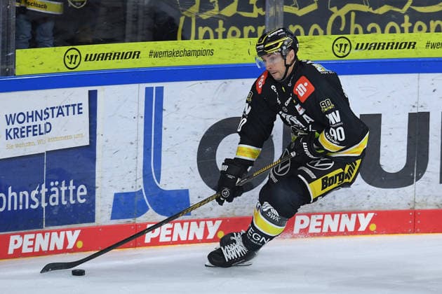 Ice Hockey: DEL Matchday 4—Krefeld Pinguine vs. Schwenninger Wild Wings on September 27, 2026, at the Yayla Arena in Krefeld. Adam Payerl, Krefeld. In accordance with the guidelines of the DEL (German Ice Hockey League), the publication and further use of the footage in electronic media and devices of any kind during the game is not permitted xRx