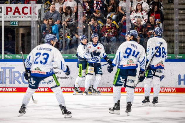 September 27, 2026 Ice Hockey Season 2026–2027 Penny DEL Nuremberg Ice Tigers Icetigers Straubing Tigers ThHa xthxhax Goal celebration, joy Straubing Tigers, Tyler Madden 18, Straubing Tigers and teammates celebrate