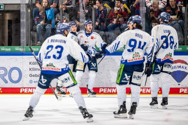 September 27, 2026 Ice Hockey Season 2026–2027 Penny DEL Nuremberg Ice Tigers Icetigers Straubing Tigers ThHa xthxhax Goal celebration, joy Straubing Tigers, Tyler Madden 18, Straubing Tigers and teammates celebrate