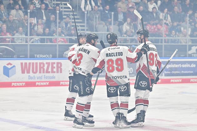 Penny DEL: Augsburger Panther vs. Kölner Haie, September 27, 2026, AUGSBURG, GERMANY September 27 Cheers from the visiting fans after Marcel NOEBELS scored the 0–1 goal for the Kölner Haie 92 Goal Scorer Joy Happy during the Penny DEL match between the Augsburger Panther and the Kölner Haie on Matchday 4 at Curt Frenzel Stadium Copyright: xBEAUTIFULxSPORTS Goldbergx