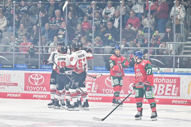 Penny DEL: Augsburger Panther vs. Kölner Haie, September 27, 2026, AUGSBURG, GERMANY SEPTEMBER 27 Cheers from the visiting fans after Ryan MACINNIS scored the 0–1 goal for the Kölner Haie. Goal scored by the Kölner Haie. Joy during the Penny DEL match between the Augsburger Panther and the Kölner Haie on Matchday 4 at the Curt Frenzel Stadium Copyright: xBEAUTIFULxSPORTS Goldbergx