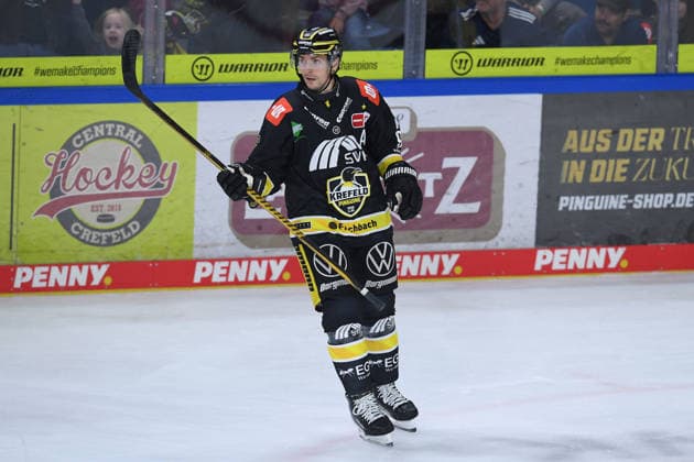 Ice Hockey: DEL Matchday 4—Krefeld Pinguine vs. Schwenninger Wild Wings on September 27, 2026, at the Yayla Arena in Krefeld. Adam Payerl, Krefeld. In accordance with the guidelines of the DEL (German Ice Hockey League), the publication and further use of the footage in electronic media and devices of any kind is not permitted while the game is in progress xRx