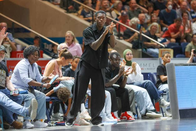September 27, 2026, xgox, Basketball easyCredit BBL, Basketball Löwen Braunschweig vs. Rostock Seawolves emspor, from left: Dennis Schröder celebrating, goal celebration, celebrating the goal, Braunschweig celebration