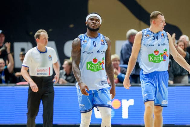 September 27, 2026, xgox, Basketball easyCredit BBL, Basketball Löwen Braunschweig vs. Rostock Seawolves emspor, from left: TJ Crockett Jr. (Rostock), 0 disappointed, looks disappointed, dejected, disappointed Braunschweig