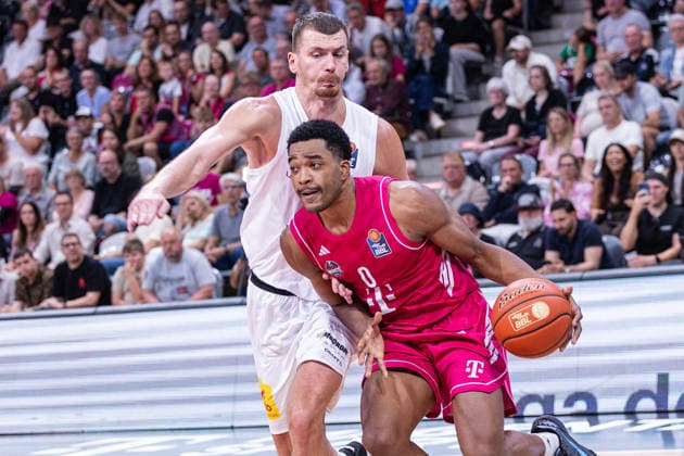 easyCredit Basketball Bundesliga, Telekom Baskets Bonn vs. Syntainics MBC, September 27, 2026 Marcus Foster (Telekom Baskets Bonn) 0 and Borisa Simanic (SYNTAINICS MBC) 22 easyCredit Basketball Bundesliga, Telekom Baskets Bonn vs. Syntainics MBC, September 27, 2026, Telekom Dome Bonn Copyright: xBEAUTIFULxSPORTS Derixx