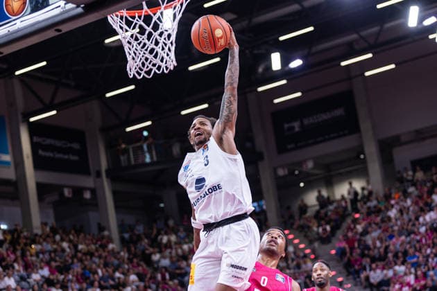 easyCredit Basketball Bundesliga, Telekom Baskets Bonn vs. Syntainics MBC, September 27, 2026: DeLonnie Hunt of SYNTAINICS MBC 3 jumps up for a dunk. easyCredit Basketball Bundesliga, Telekom Baskets Bonn vs. Syntainics MBC, September 27, 2026, Telekom Dome Bonn Copyright: xBEAUTIFULxSPORTS Derixx