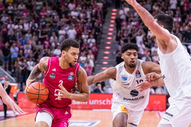 easyCredit Basketball Bundesliga, Telekom Baskets Bonn vs. Syntainics MBC, September 27, 2026 Alijah Comithier (Telekom Baskets Bonn) 2 and Kostja Mushidi (SYNTAINICS MBC) 10 easyCredit Basketball Bundesliga, Telekom Baskets Bonn vs. Syntainics MBC, September 27, 2026, Telekom Dome Bonn Copyright: xBEAUTIFULxSPORTS Derixx