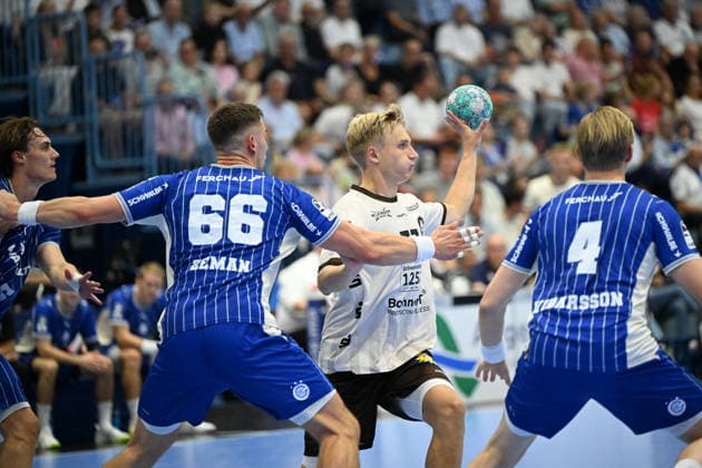 September 27, 2026, GER, Handball, Men s, Opel HBL, 2026–2027 Season, Matchday 6, VfL Gummersbach vs. Bergischer HC Zeb Bjerneld BHC 33, in a one-on-one duel against Elliï°i Snaer Viï°arsson VfL Gummersbach 4, Å tÄ›pan Zeman VfL Gummersbach 66, DFB and DFL regulations prohibit any use of photographs as image sequences and or quasi-video. Gummersbach SCHWALBE Arena, NRW, Germany Copyright: xNordphoto Meuterx